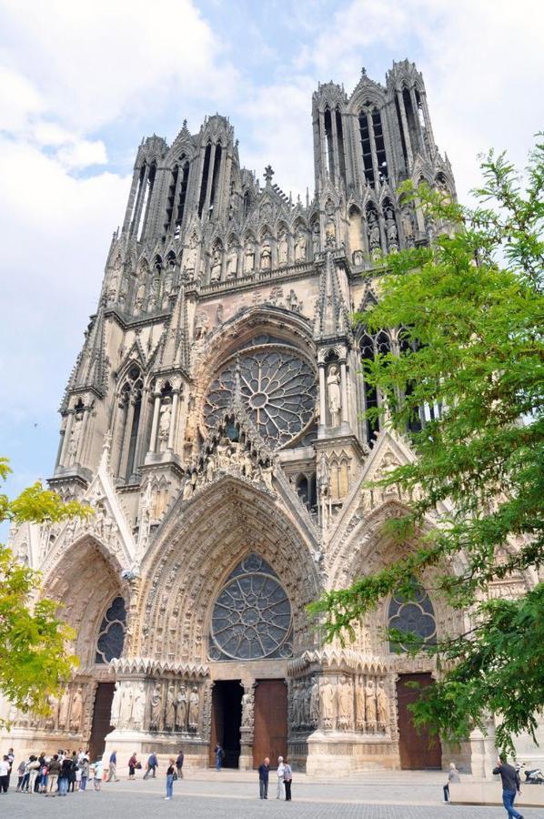 Lux Cathedrale Leilighet Reims Eksteriør bilde